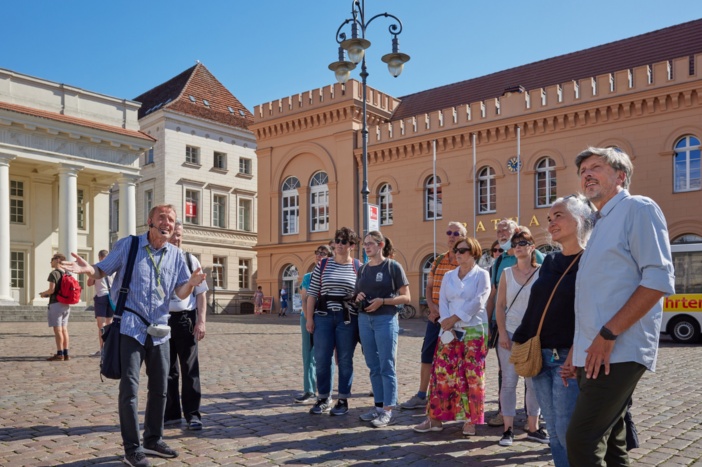 Unverzichtbar: Die Schweriner Gästeführer:innen leisten wertvolle Arbeit für die Stadt. © Stadtmarketing Schwerin GmbH